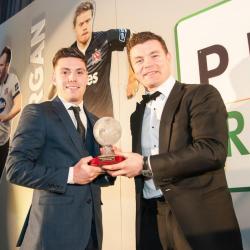 Brian O'Driscoll presents the young player of the years awards to Brandon Miele